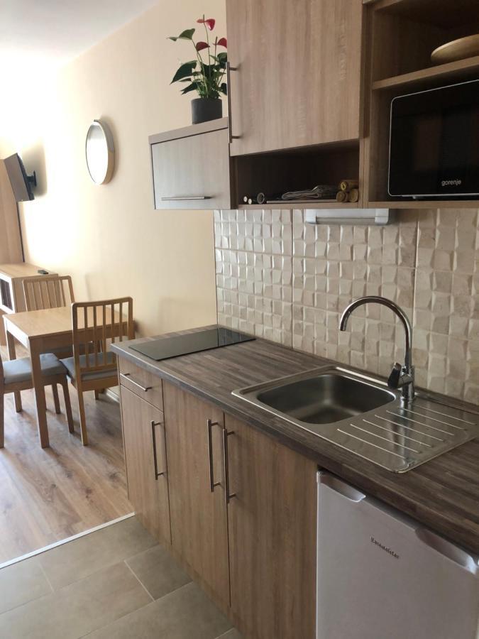 Castellum Apartmanhaz Gyula Exterior photo