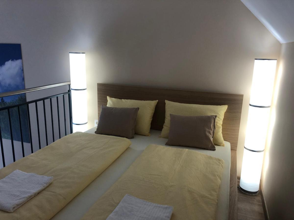 Castellum Apartmanhaz Gyula Exterior photo